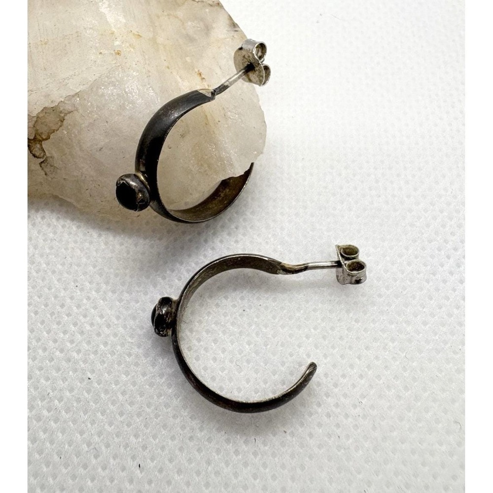 Native American Sterling Silver Onyx Hoop Earrings Signed P Vintage 925 3.1g